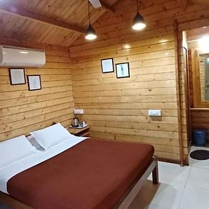 Wooden Cabin AC
